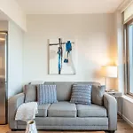 High End Apt Seaport
