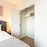 High End Apt Seaport